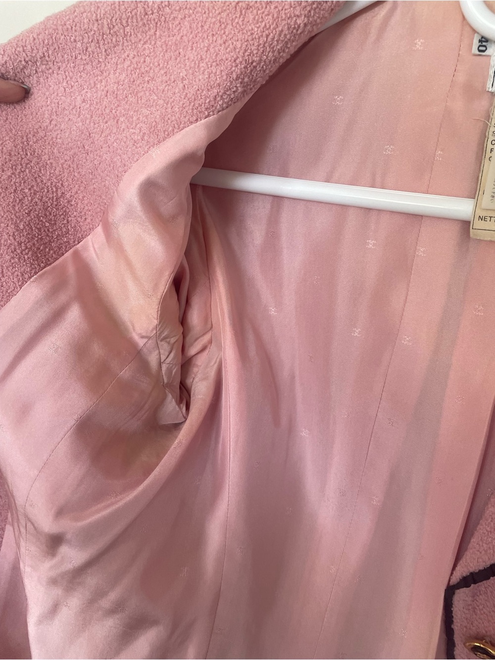 💋CHANEL Vintage Pink Blazer with Black Trim 011 - Picture 7 of 10